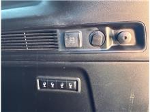 Vehicle Thumb #16