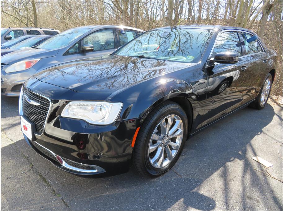 2019 Chrysler 300 from Keith's Auto Sales
