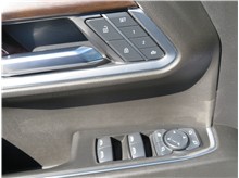 Vehicle Thumb #12