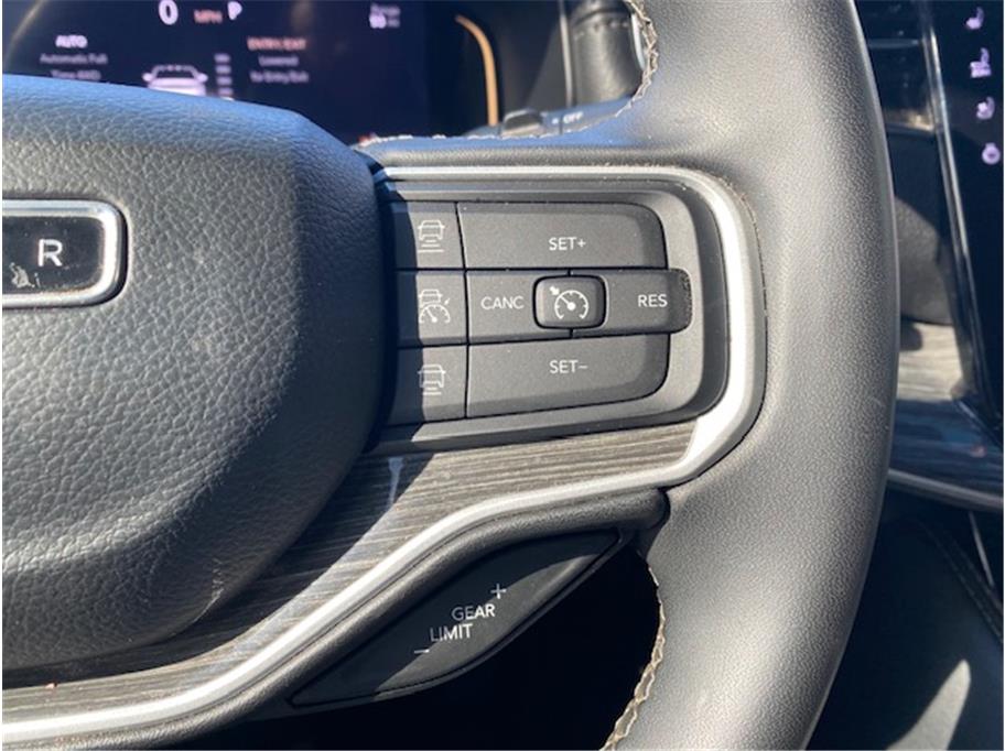 2022 Jeep Wagoneer Series III - Photo 31