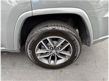 Vehicle Thumb #36