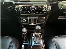 Vehicle Thumb #32