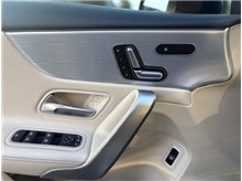 Vehicle Thumb #17