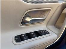 Vehicle Thumb #18