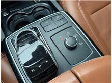 Vehicle Thumb #23