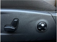 Vehicle Thumb #33