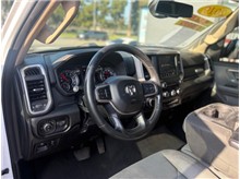 Vehicle Thumb #19