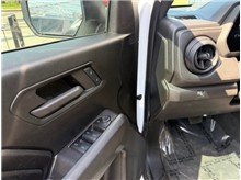 Vehicle Thumb #32