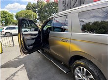 Vehicle Thumb #11