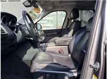 Vehicle Thumb #17