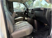 Vehicle Thumb #20