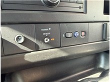 Vehicle Thumb #21