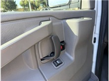 Vehicle Thumb #24