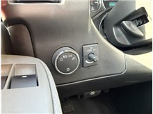 Vehicle Thumb #25