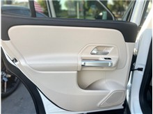 Vehicle Thumb #16