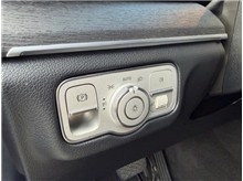 Vehicle Thumb #32