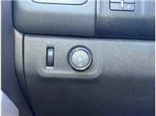 Vehicle Thumb #32