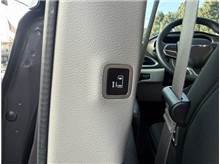 Vehicle Thumb #35