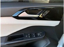 Vehicle Thumb #17