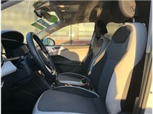 Vehicle Thumb #19