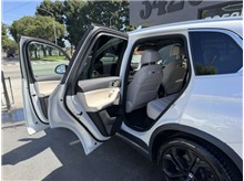 Vehicle Thumb #19