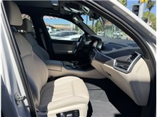 Vehicle Thumb #22