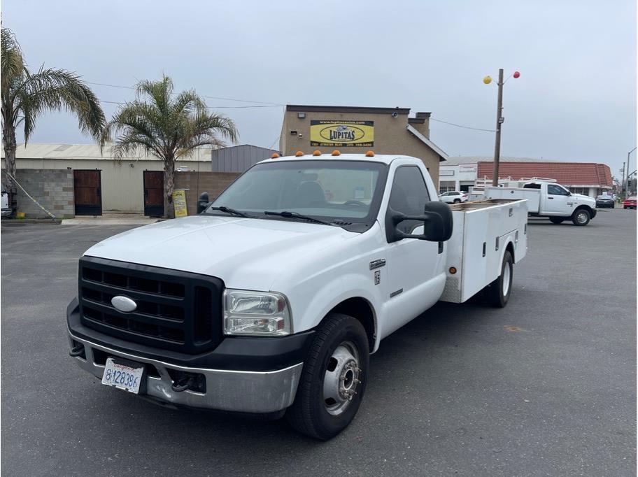 2007 Ford F350 Super Duty Regular Cab & Chassis from Lupita's Auto Sales, Inc
