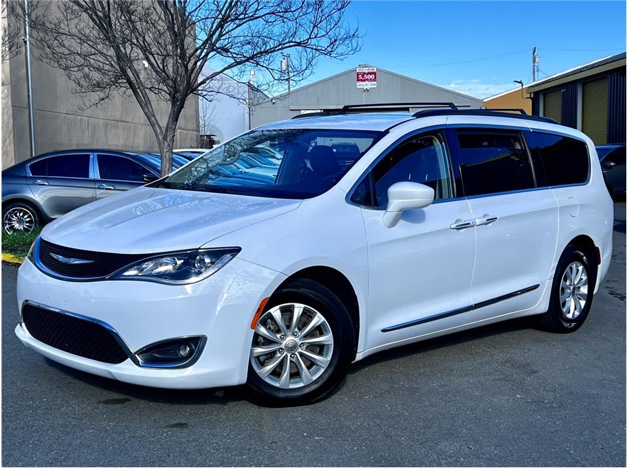2017 Chrysler Pacifica from Marin Imports
