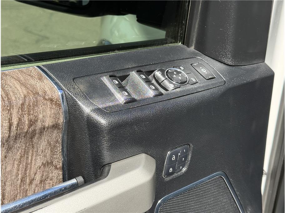 2017 Ford F-350 Super Duty Lariat - Photo 8