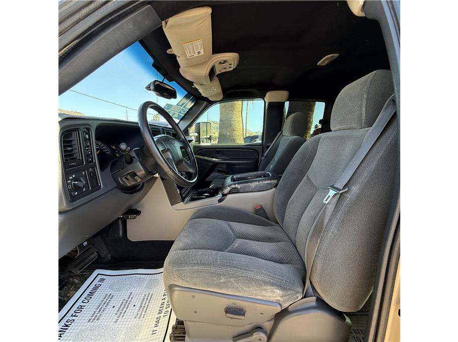 2004 Chevrolet Silverado 2500HD LS - Photo 10