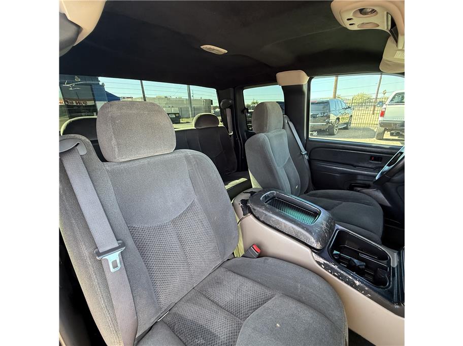 2004 Chevrolet Silverado 2500HD LS - Photo 16