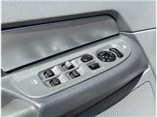 Vehicle Thumb #9