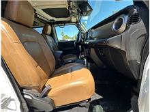 Vehicle Thumb #10