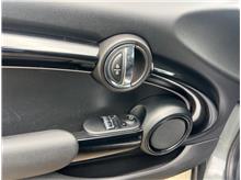 Vehicle Thumb #17