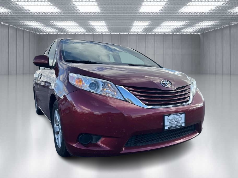2015 Toyota Sienna from University Auto Sales of Moscow