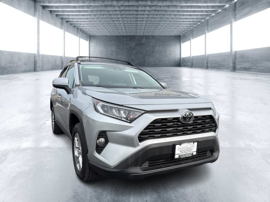 2020 Toyota RAV4 XLE's photo