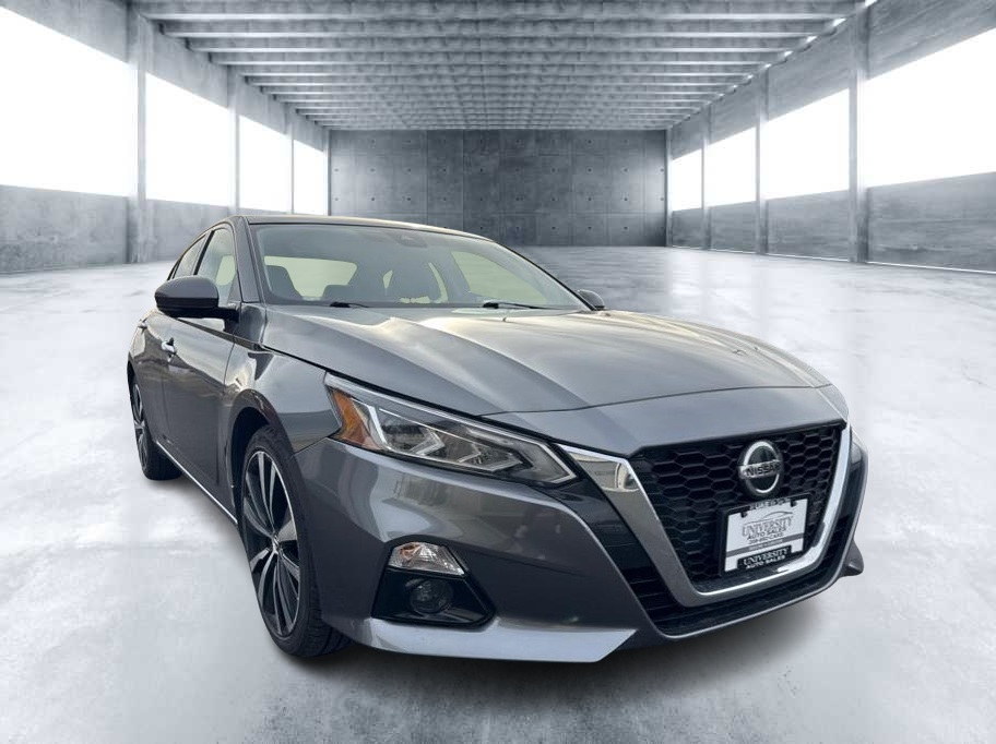 2022 Nissan Altima Platinum's photo